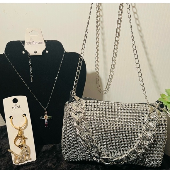 Handbags - Silver Chain Shoulder Bag & Keychain! Necklace included! Beautiful bundle!